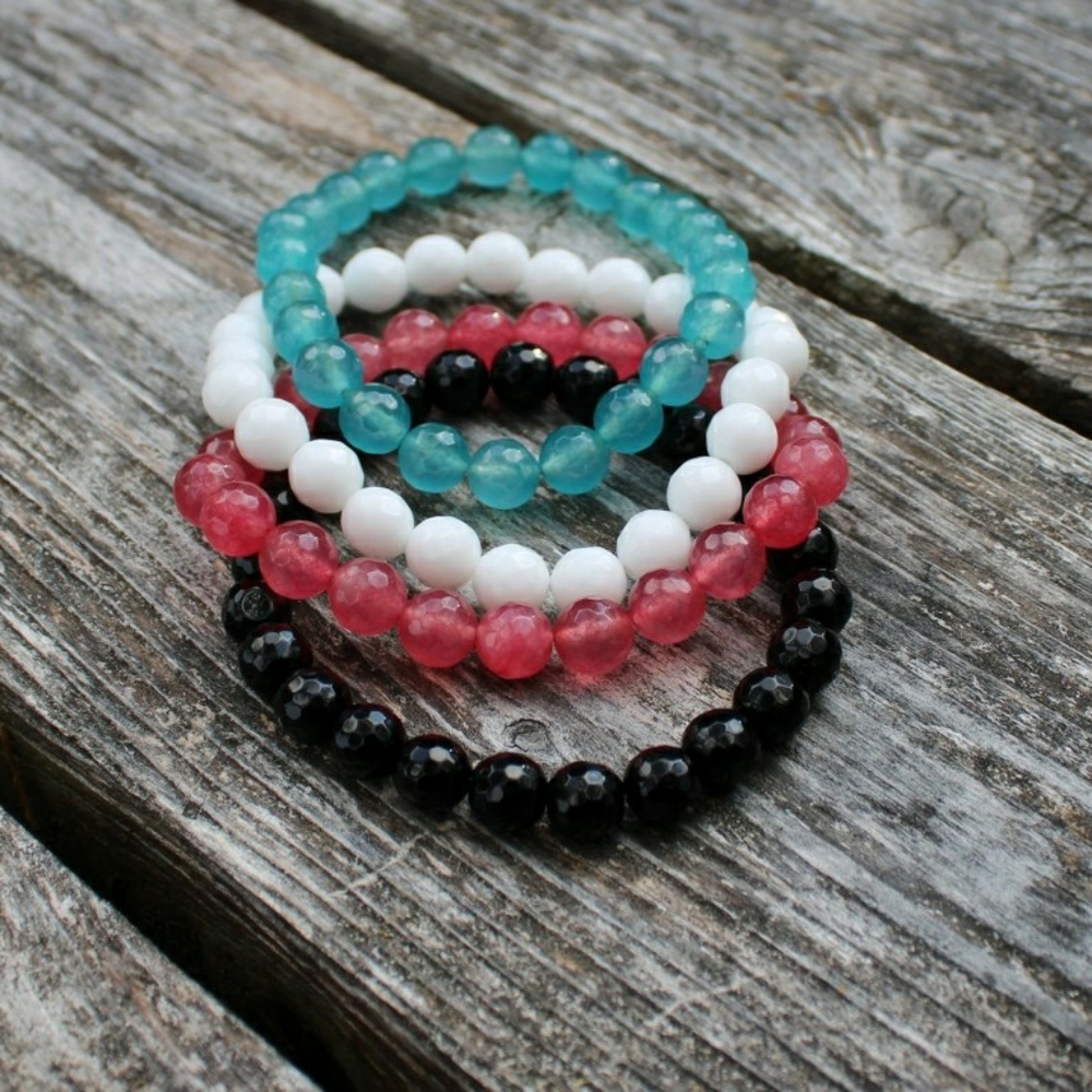 Jade/Onyx stack bracelets - Picture 2 of 10